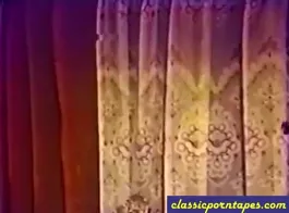 فيديو خمر جبهة مورو أقرن مع شعر شقراء يخلع ملابسها وداعر زميلها.