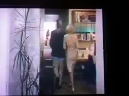 فيلم إباحي متشددين لدكتور مزيف يستخدم حزامًا كصيد الديك
